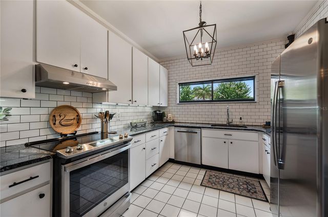 1102 MELTON AVENUE, Lakeland, FL 33803