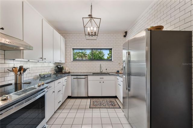1102 MELTON AVENUE, Lakeland, FL 33803