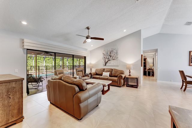 7379 London Lane, Boca Raton, FL 33433