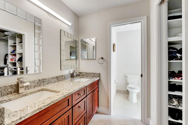 7379 London Lane, Boca Raton, FL 33433