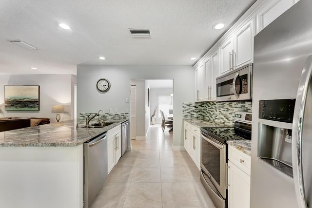 7379 London Lane, Boca Raton, FL 33433