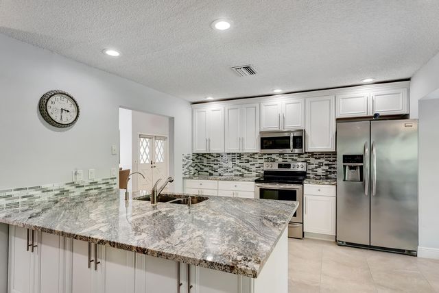 7379 London Lane, Boca Raton, FL 33433