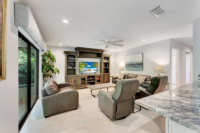 7379 London Lane, Boca Raton, FL 33433