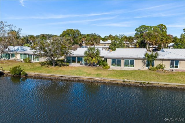 11568 W Bayshore Drive 17, Crystal River, FL 34429