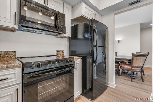 11568 W Bayshore Drive 17, Crystal River, FL 34429