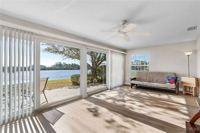 11568 W Bayshore Drive 17, Crystal River, FL 34429