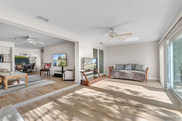 11568 W Bayshore Drive 17, Crystal River, FL 34429