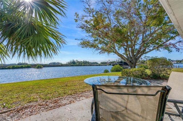 11568 W Bayshore Drive 17, Crystal River, FL 34429