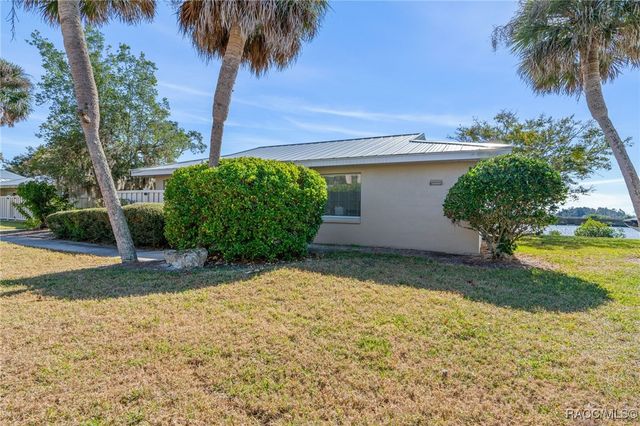 11568 W Bayshore Drive 17, Crystal River, FL 34429