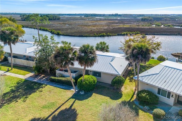 11568 W Bayshore Drive 17, Crystal River, FL 34429