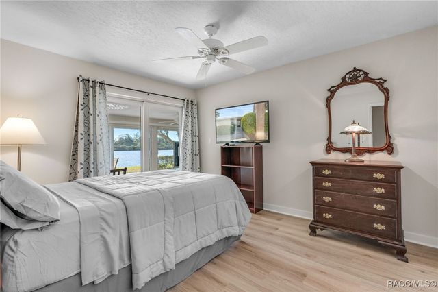 11568 W Bayshore Drive 17, Crystal River, FL 34429