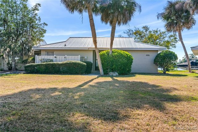 11568 W Bayshore Drive 17, Crystal River, FL 34429