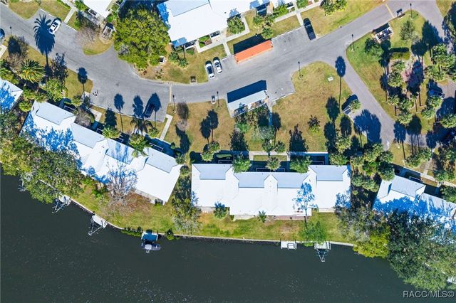 11568 W Bayshore Drive 17, Crystal River, FL 34429