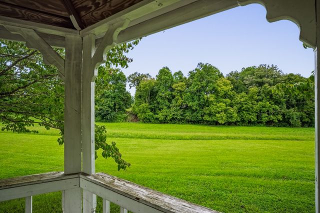 96 Old Shellsford Rd, Mcminnville, TN 37110