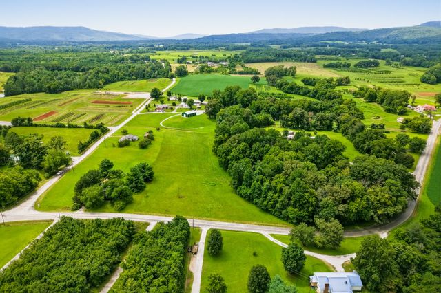 96 Old Shellsford Rd, Mcminnville, TN 37110