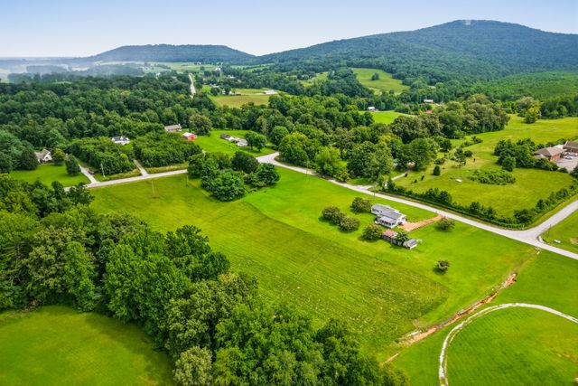 96 Old Shellsford Rd, Mcminnville, TN 37110