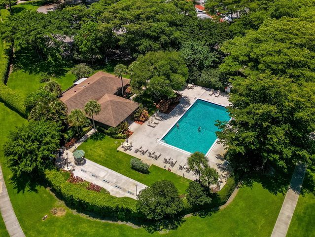 4020 W Palm Aire Drive 410, Pompano Beach, FL 33069