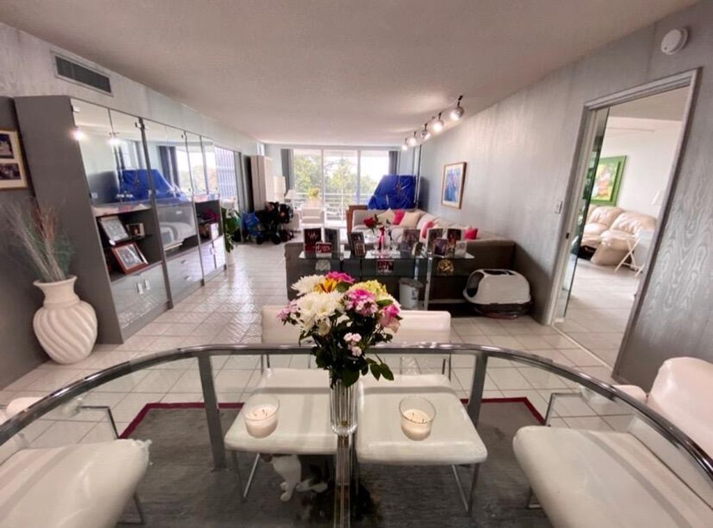 4020 W Palm Aire Drive 410, Pompano Beach, FL 33069