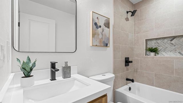 737 Laguna, El Cajon, CA 92020