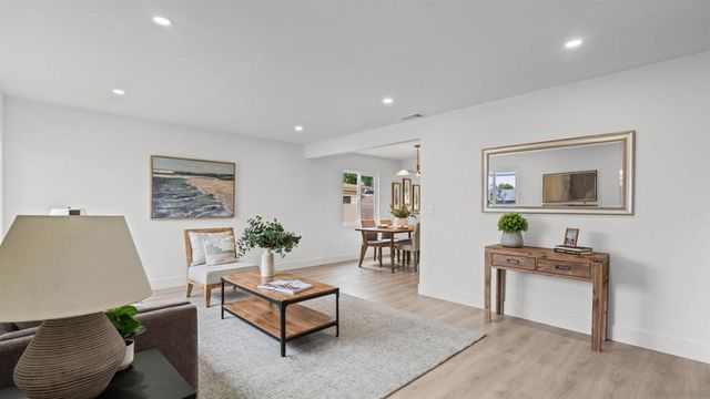737 Laguna, El Cajon, CA 92020