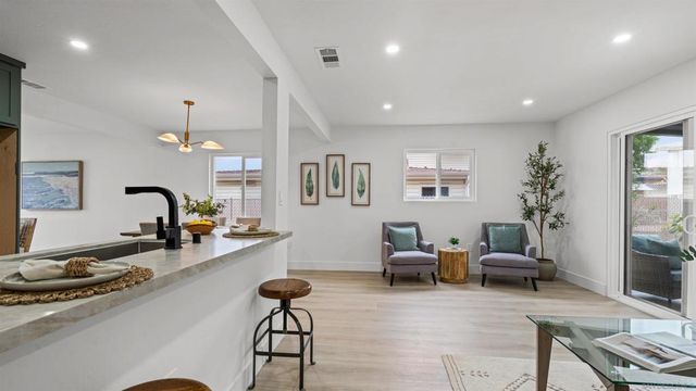 737 Laguna, El Cajon, CA 92020