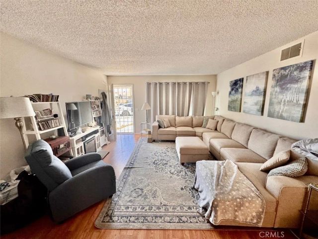 471 Whitney, Hemet, CA 92543