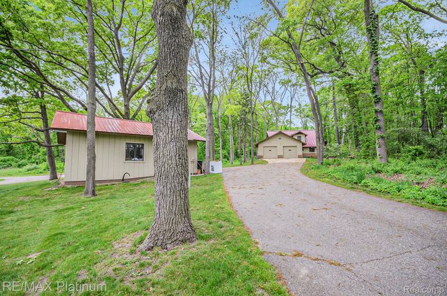 11095 HIBNER ROAD, Hartland Twp, MI 48353