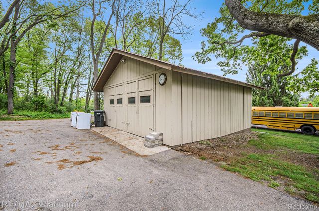 11095 HIBNER ROAD, Hartland Twp, MI 48353