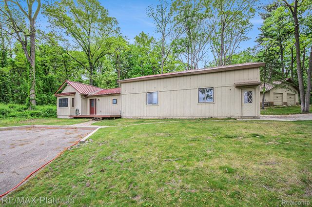 11095 HIBNER ROAD, Hartland Twp, MI 48353