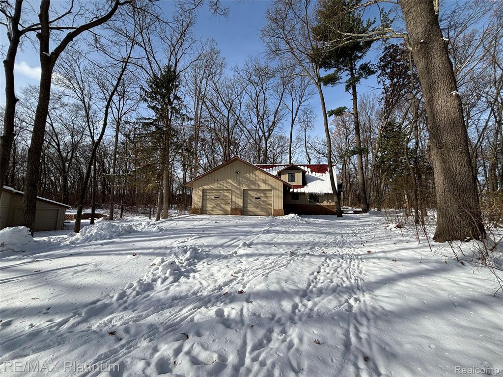 11095 HIBNER ROAD, Hartland Twp, MI 48353