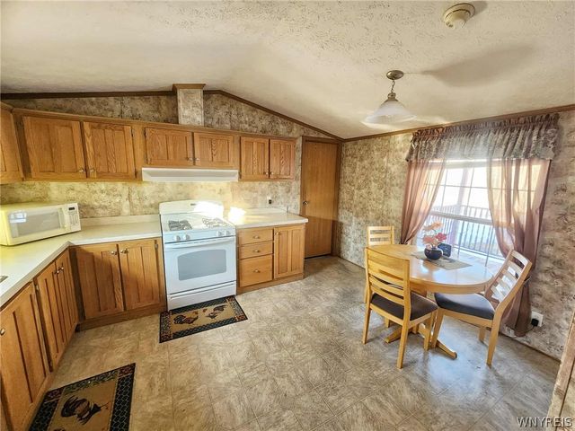 123 Green Valley Estates, Great Valley, NY 14741