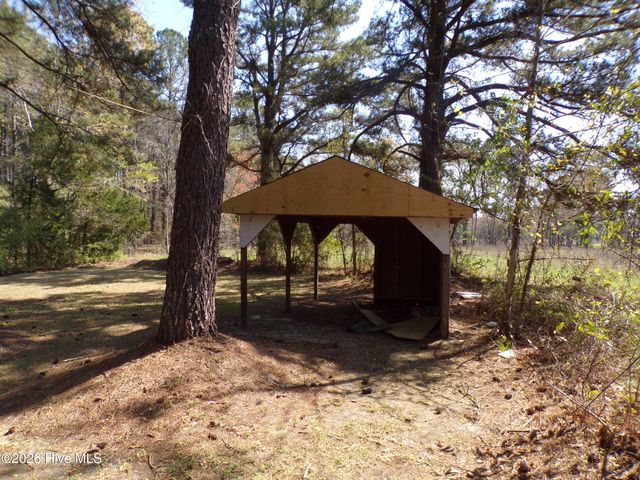 1525 Seven Creeks Highway, Whiteville, NC 28472