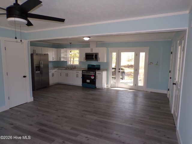 1525 Seven Creeks Highway, Whiteville, NC 28472