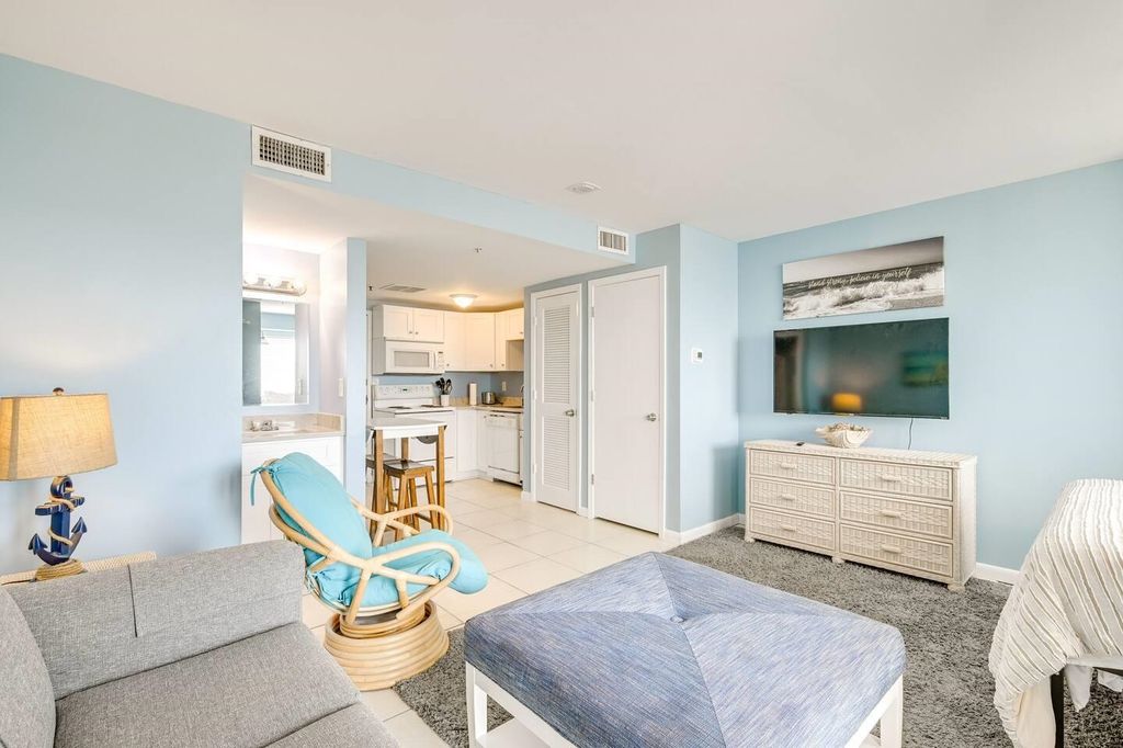 5905 S Kings Hwy Unit 203, Myrtle Beach, SC 29575 — photo 2