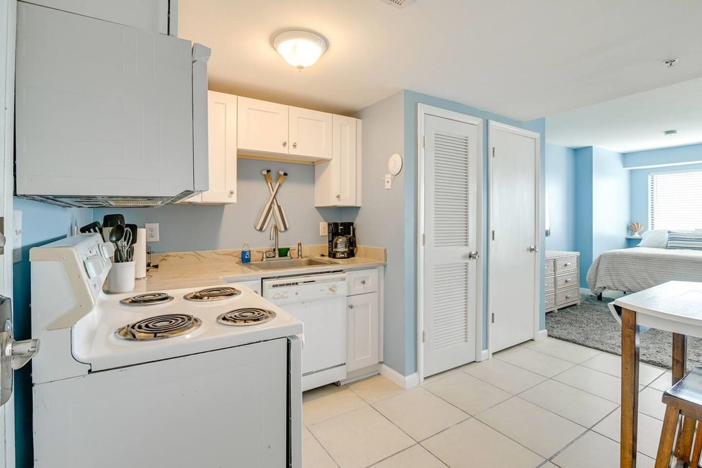 5905 S Kings Hwy Unit 203, Myrtle Beach, SC 29575 — photo 5