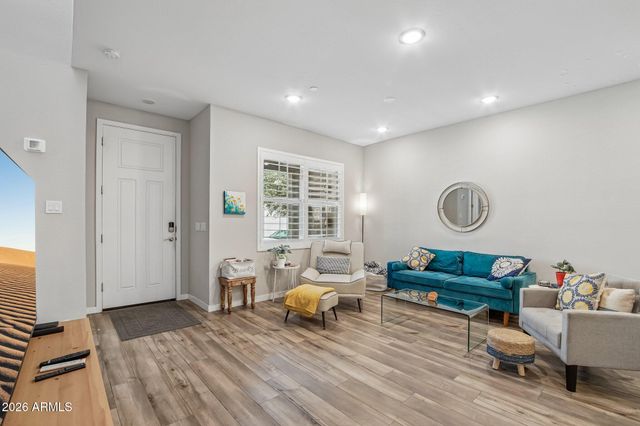759 E ZESTA Lane 102, Gilbert, AZ 85297