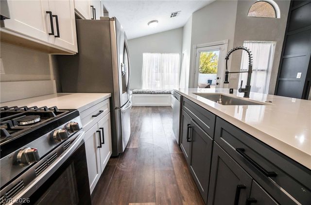 2724 Eagle Springs Court, Las Vegas, NV 89117