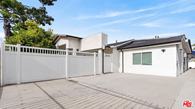7640 Greg Avenue, Sun Valley, CA 91352