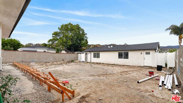 7640 Greg Avenue, Sun Valley, CA 91352