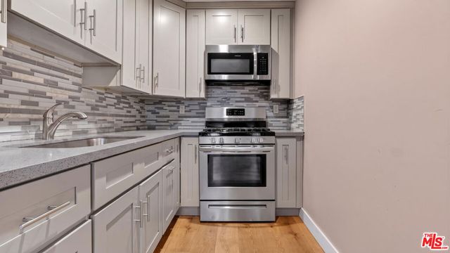7640 Greg Avenue, Sun Valley, CA 91352