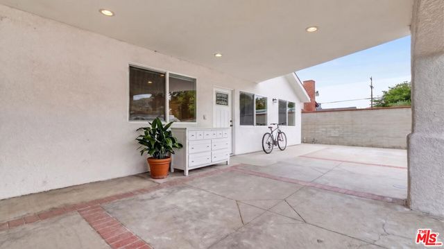 7640 Greg Avenue, Sun Valley, CA 91352