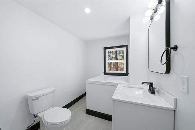 80 Brigham Ave, Dracut, MA 01826