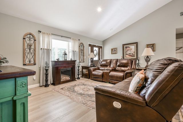 1333 N Mill Street, Hartford City, IN 47348