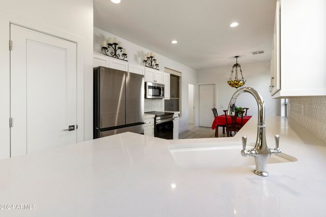 23817 S HARMONY Way, Sun Lakes, AZ 85248