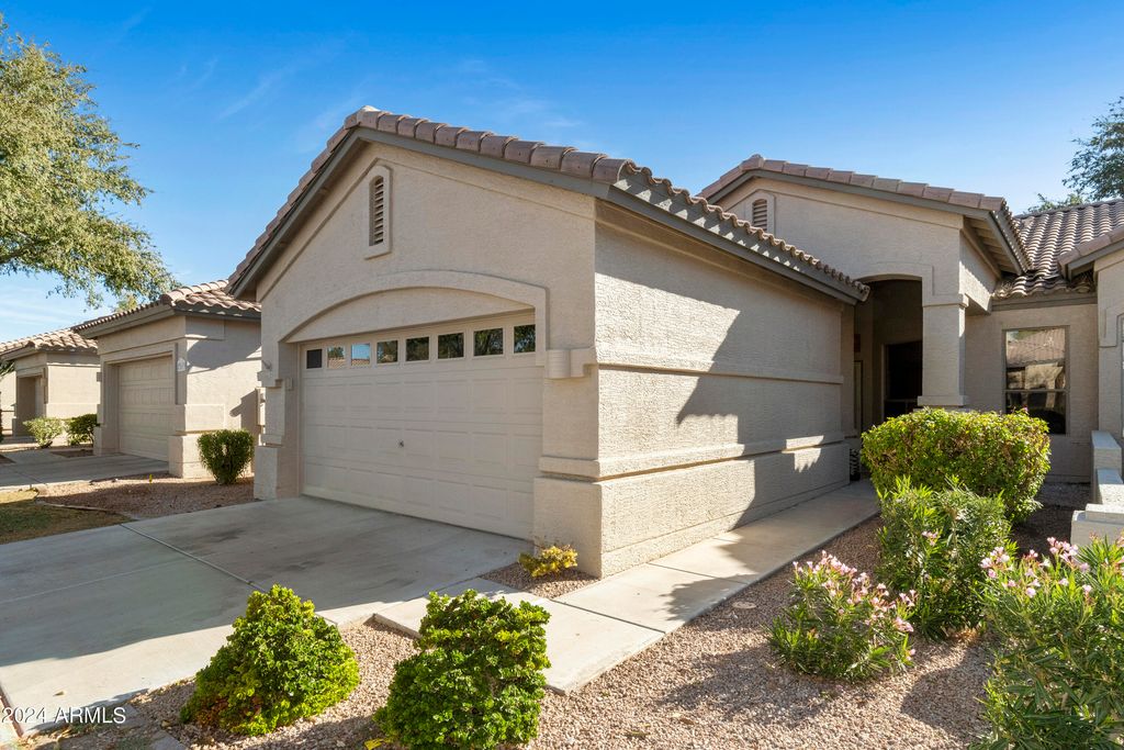23817 S HARMONY Way, Sun Lakes, AZ 85248