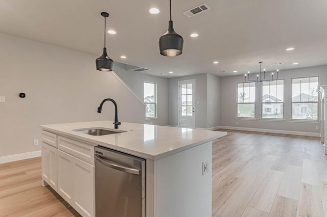 933 Carnation Drive, Crowley, TX 76036
