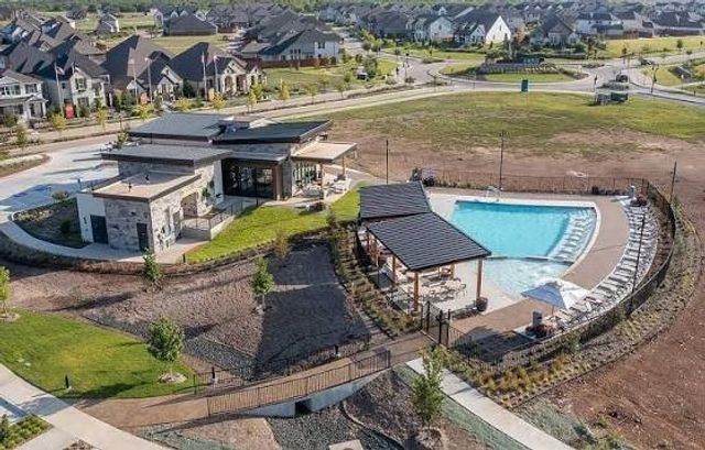 933 Carnation Drive, Crowley, TX 76036