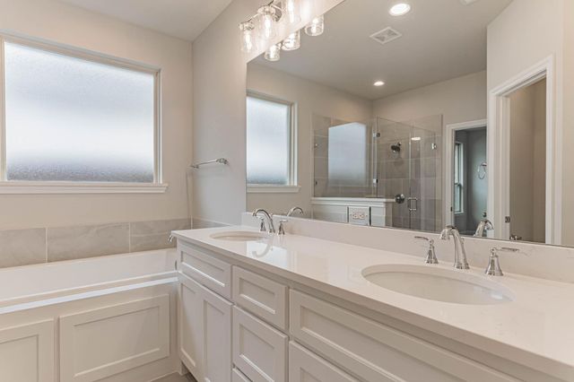 933 Carnation Drive, Crowley, TX 76036