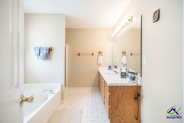 255 Waterford Drive, Bonaire, GA 31005