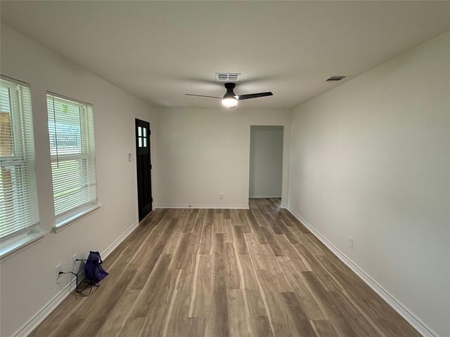 6210 Delany Road, Hitchcock, TX 77563